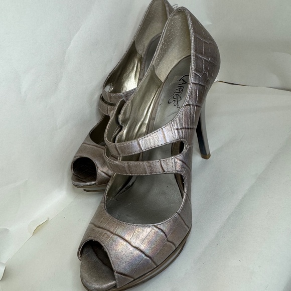 Carlos Santana Platform, Size 6M Peep-toe heels - Picture 5 of 7
